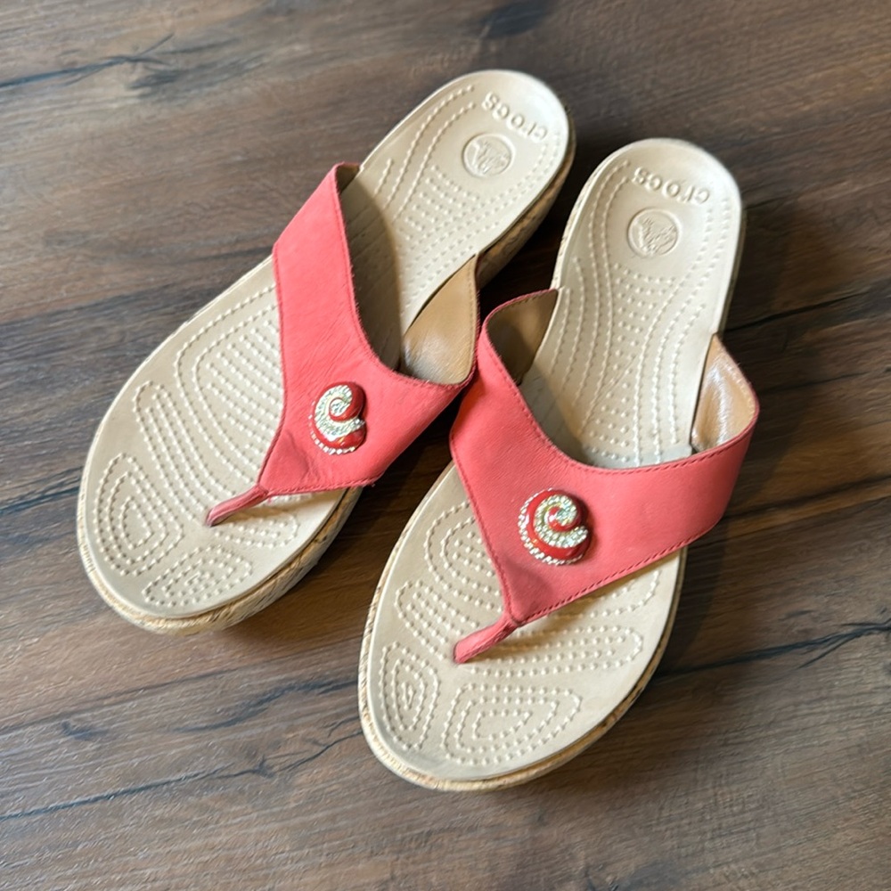 Crocs Women’s Red Cork Embellished Wedge Thong Sandals Size 10